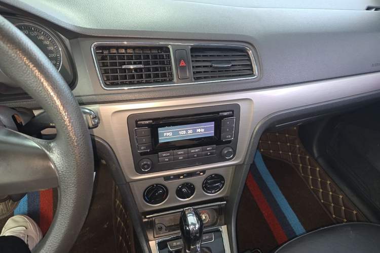 Used Volkswagen Lavida 2013 1.4TSI DSG Comfort Edition Audio And AC Panel