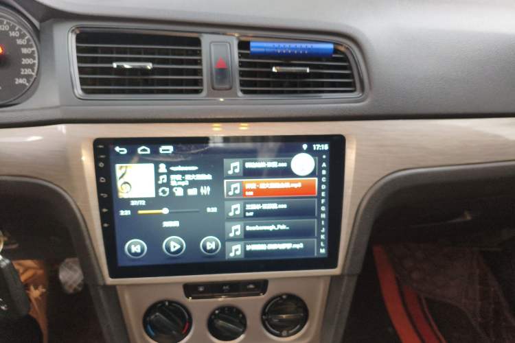 Used Volkswagen Lavida 2013 Revised Classic 1.6L Manual Fashion Edition Audio And AC Panel