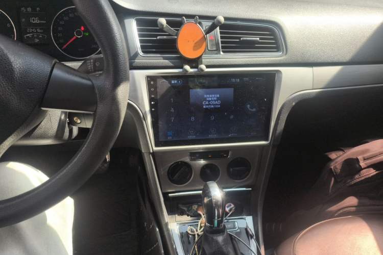 Used Volkswagen Lavida 2013 Restyled Classic 1.6L Automatic Comfort Edition Audio And AC Panel
