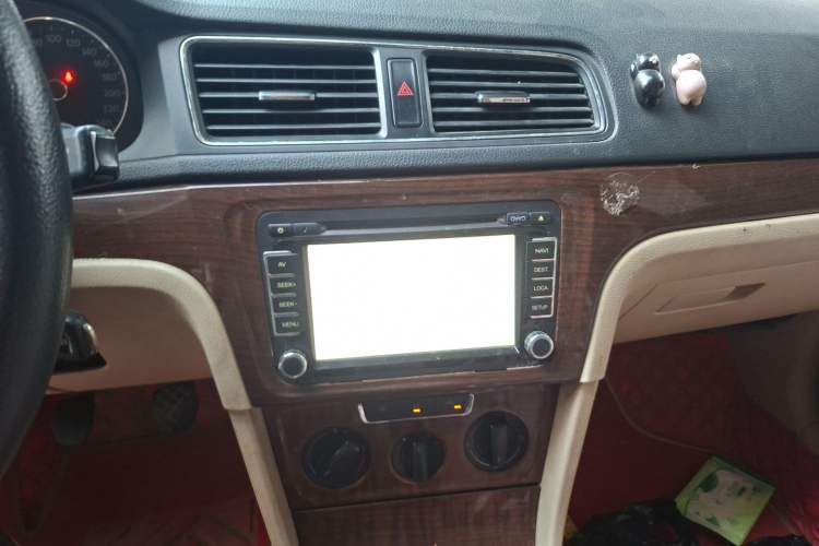 Used Volkswagen Lavida 2013 1.4TSI Manual Comfort Edition Audio And AC Panel
