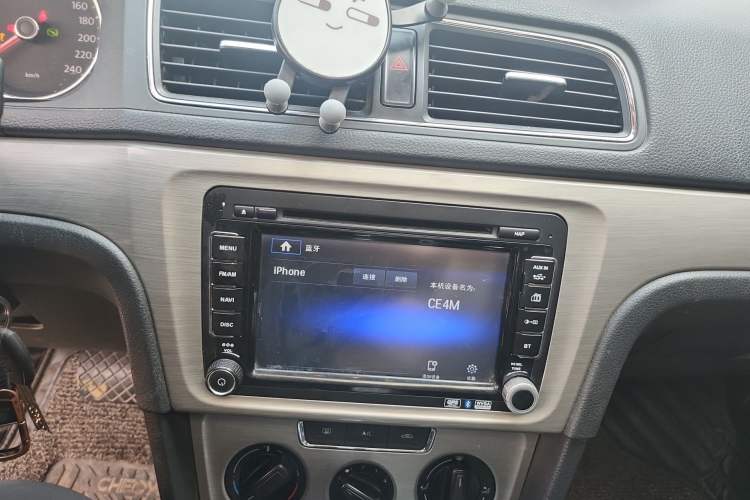 Used Volkswagen Lavida 2013 Restyled Classic 1.6L Automatic Comfort Edition Audio And AC Panel