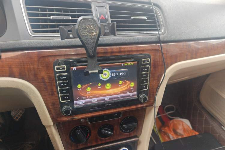 Used Volkswagen Lavida 2013 Revised Version 1.4 TSI Manual Comfort Edition Audio And AC Panel
