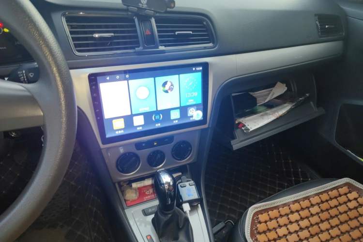 Used Volkswagen Lavida 2013 Revised Classic 1.6L Automatic Fashion Edition Audio And AC Panel