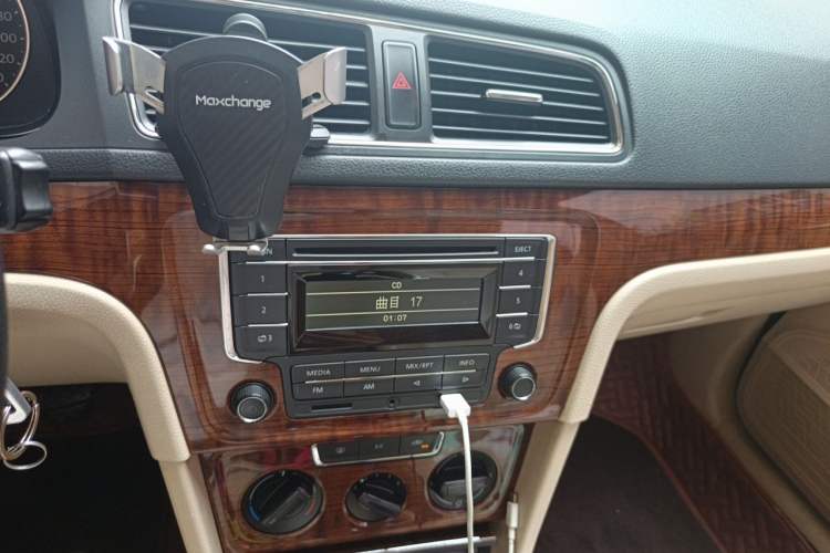 Used Volkswagen Lavida 2013 1.4TSI Manual Comfort Edition Audio And AC Panel