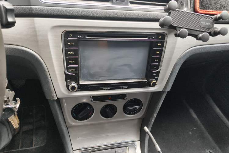 Used Volkswagen Lavida 2013 Revised Version 1.4 TSI Manual Comfort Edition Audio And AC Panel