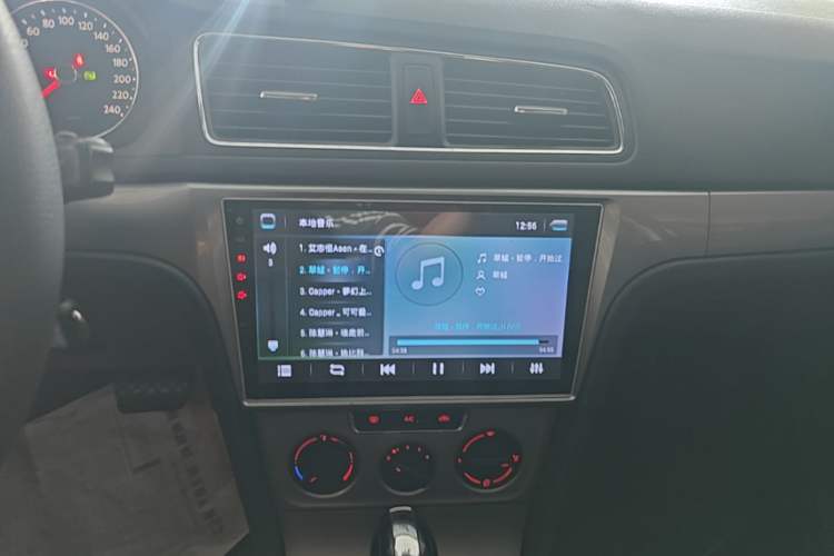 Used Volkswagen Lavida 2013 Restyled Classic 1.6L Automatic Comfort Edition Audio And AC Panel