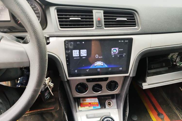 Used Volkswagen Lavida 2013 Revised Classic 1.6L Manual Fashion Edition Audio And AC Panel