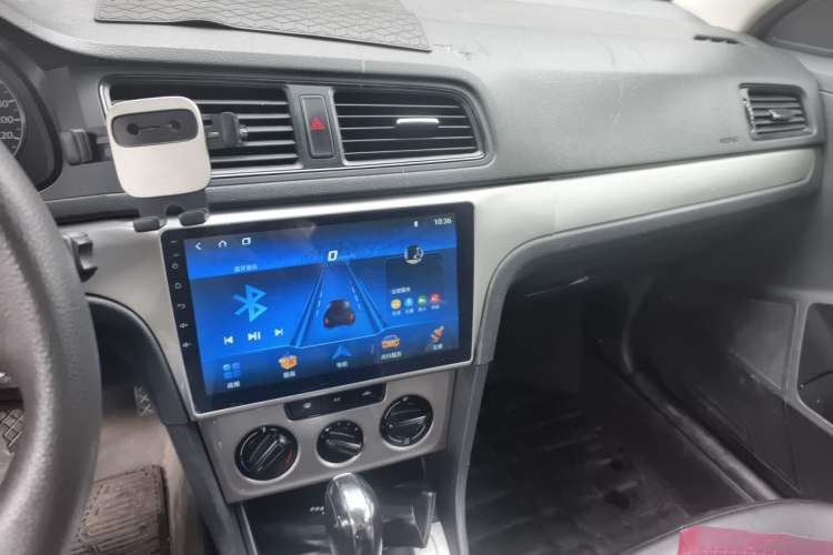 Used Volkswagen Lavida 2013 Revised Classic 1.6L Automatic Fashion Edition Audio And AC Panel