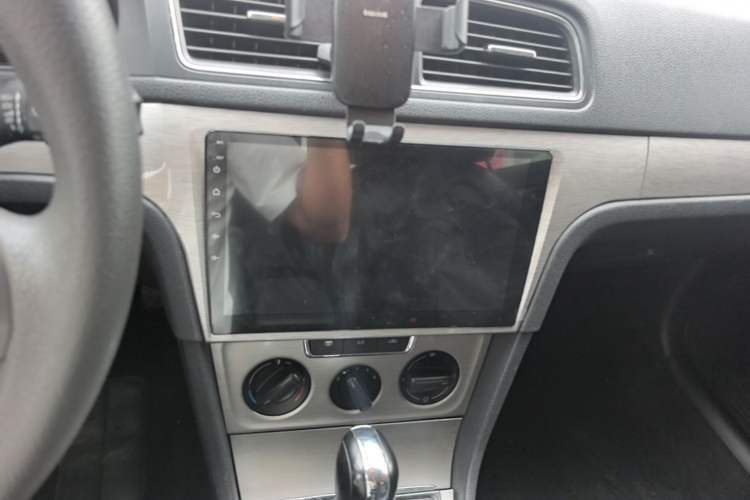 Used Volkswagen Lavida 2013 Restyled Classic 1.6L Automatic Comfort Edition Audio And AC Panel