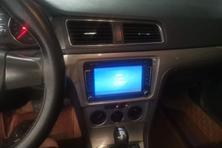 Used Volkswagen Lavida 2013 Revised Version 1.4 TSI DSG Comfort Edition Audio And AC Panel
