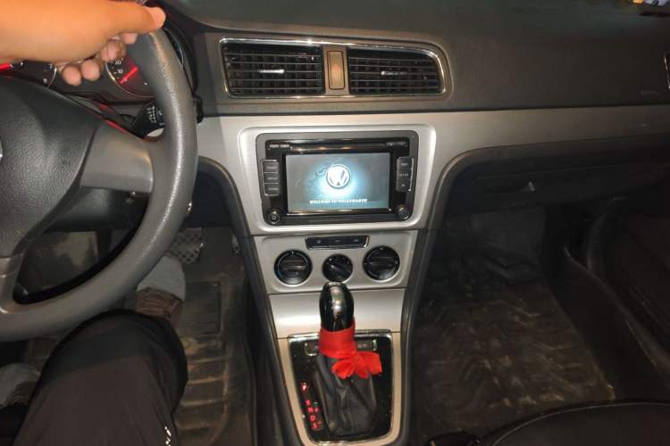 Used Volkswagen Lavida 2013 Revised Version 1.4 TSI DSG Comfort Edition Audio And AC Panel