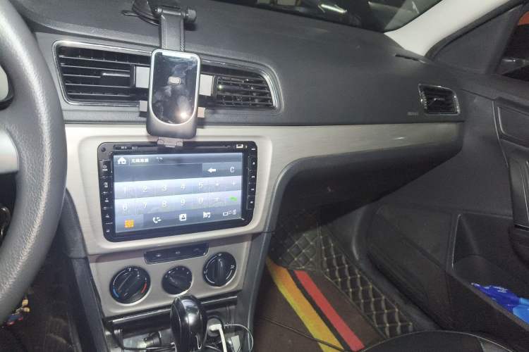 Used Volkswagen Lavida 2013 Restyled Classic 1.6L Automatic Comfort Edition Audio And AC Panel