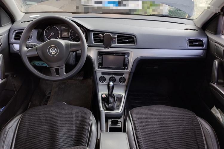 Used Volkswagen Lavida 2013 Revised Version 1.4 TSI DSG Comfort Edition Center Console
