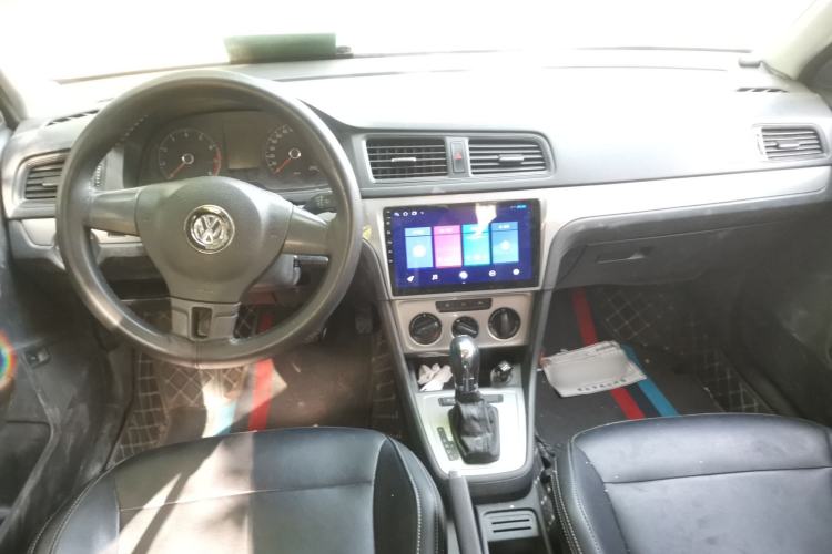Used Volkswagen Lavida 2013 Revised Classic 1.6L Automatic Fashion Edition Center Console