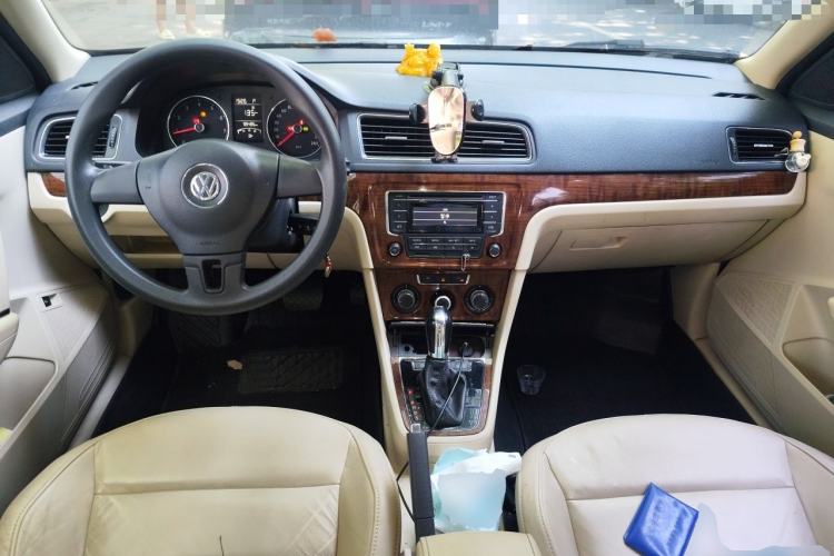 Used Volkswagen Lavida 2013 Revised Version 1.4 TSI DSG Comfort Edition Center Console