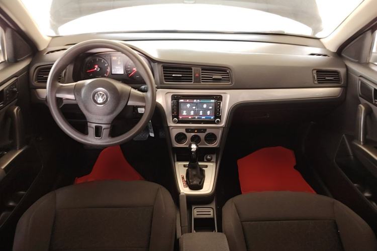 Used Volkswagen Lavida 2013 Revised Classic 1.6L Automatic Fashion Edition Center Console