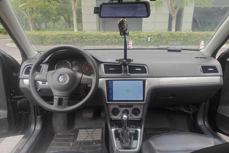 Used Volkswagen Lavida 2013 1.4TSI DSG Comfort Edition Center Console