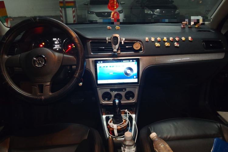 Used Volkswagen Lavida 2013 Restyled Classic 1.6L Automatic Comfort Edition Center Console
