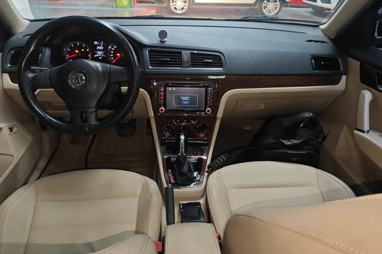 Used Volkswagen Lavida 2013 Revised Version 1.4 TSI DSG Comfort Edition Center Console