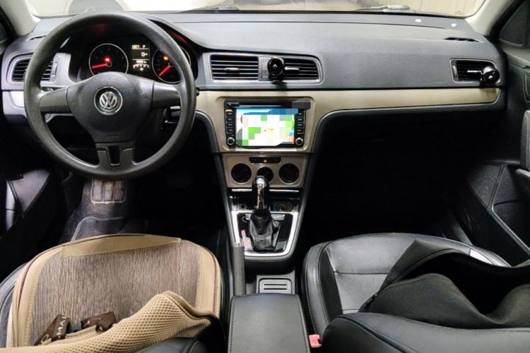 Used Volkswagen Lavida 2013 Revised Version 1.4 TSI DSG Comfort Edition Center Console