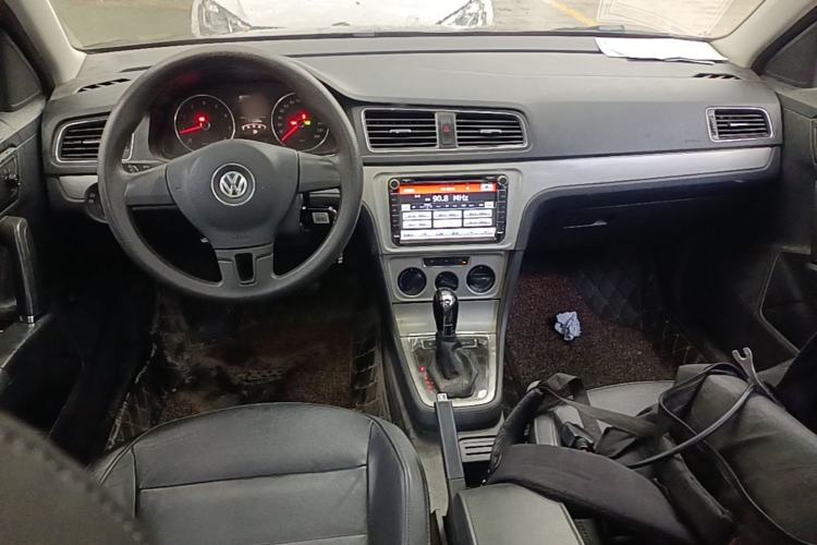 Used Volkswagen Lavida 2013 Restyled Classic 1.6L Automatic Comfort Edition Center Console