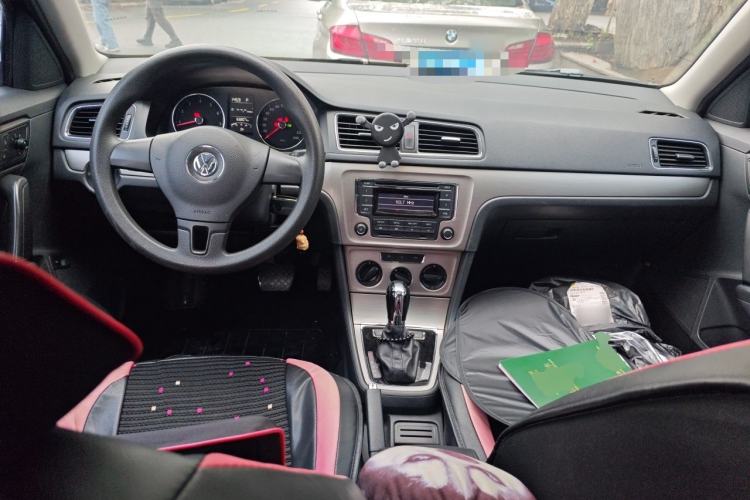 Used Volkswagen Lavida 2013 Restyled Classic 1.6L Automatic Comfort Edition Center Console