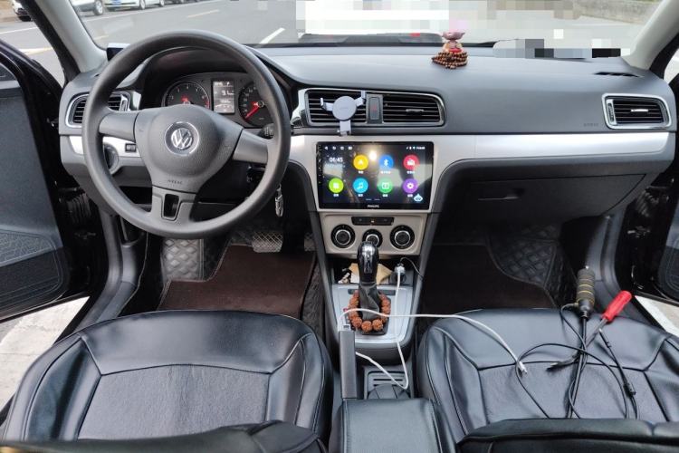 Used Volkswagen Lavida 2013 Revised Classic 1.6L Automatic Fashion Edition Center Console