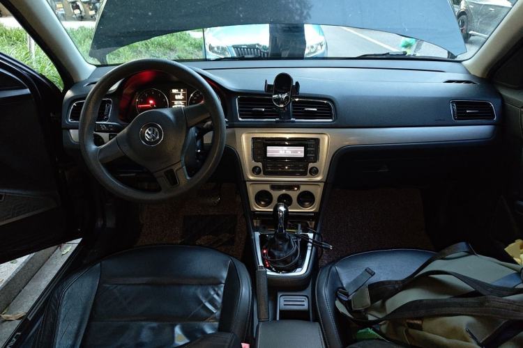 Used Volkswagen Lavida 2013 Restyled Classic 1.6L Automatic Comfort Edition Center Console