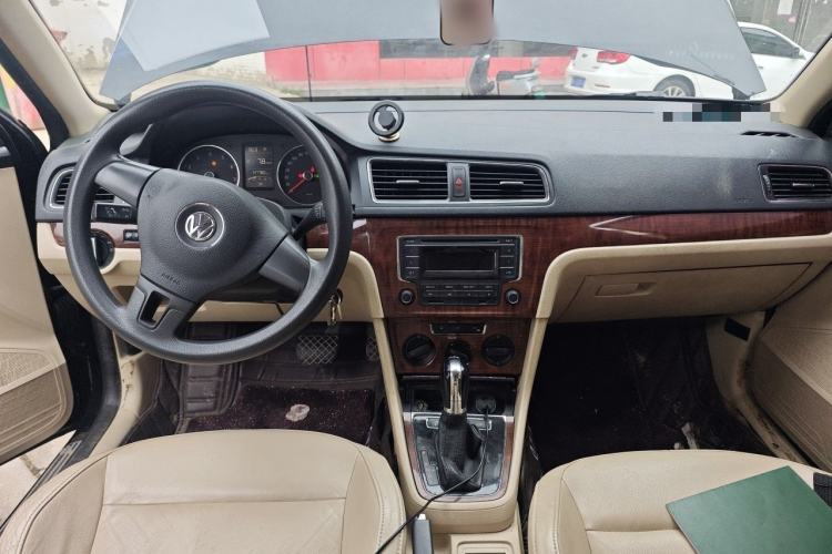 Used Volkswagen Lavida 2013 Revised Version 1.4 TSI DSG Comfort Edition Center Console