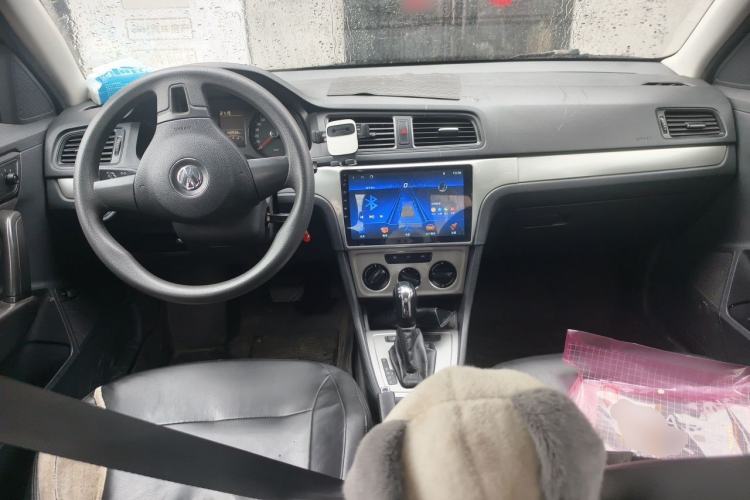 Used Volkswagen Lavida 2013 Revised Classic 1.6L Automatic Fashion Edition Center Console