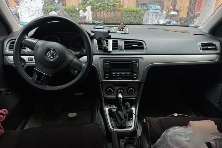 Used Volkswagen Lavida 2013 1.4TSI DSG Comfort Edition Center Console