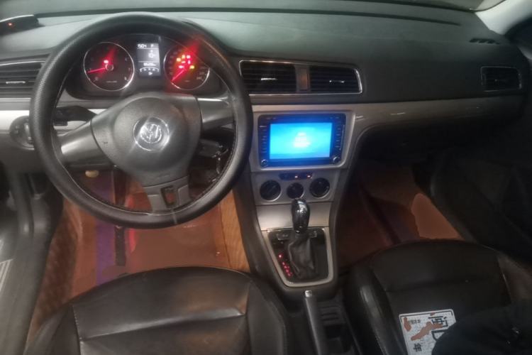Used Volkswagen Lavida 2013 Revised Version 1.4 TSI DSG Comfort Edition Center Console