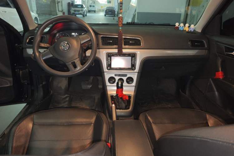 Used Volkswagen Lavida 2013 Revised Version 1.4 TSI DSG Comfort Edition Center Console