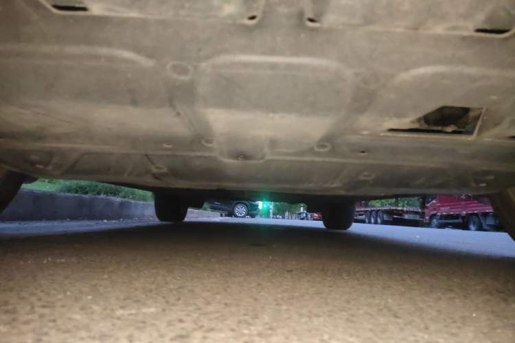 Used Volkswagen Lavida 2013 1.6L Manual Comfort Edition Chassis Front