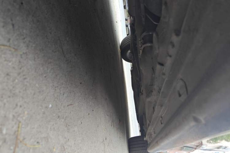 Used Volkswagen Lavida 2013 1.6L Manual Comfort Edition Chassis Rear Right