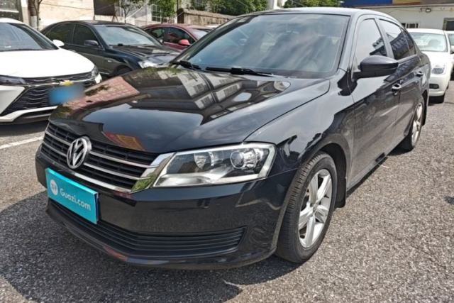 Ojetý Volkswagen Lavida 2013 Revised Classic 1.6L Manual Fashion Edition