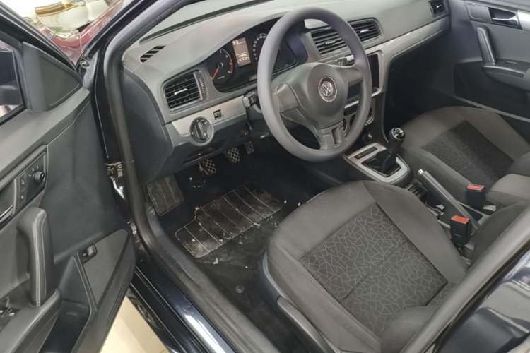 Used Volkswagen Lavida 2013 Revised Classic 1.6L Manual Fashion Edition Driver Seat