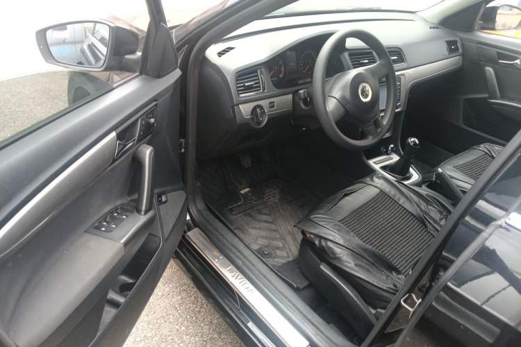 Used Volkswagen Lavida 2013 Revised Classic 1.6L Manual Fashion Edition Driver Seat