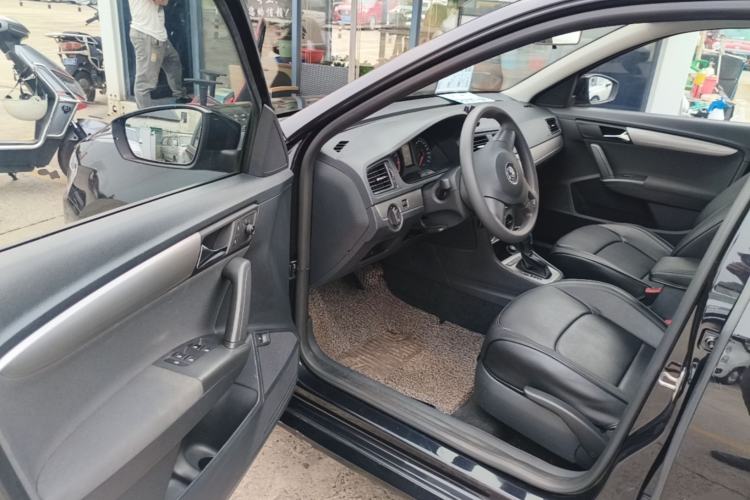 Used Volkswagen Lavida 2013 Revised Classic 1.6L Automatic Fashion Edition Driver Seat