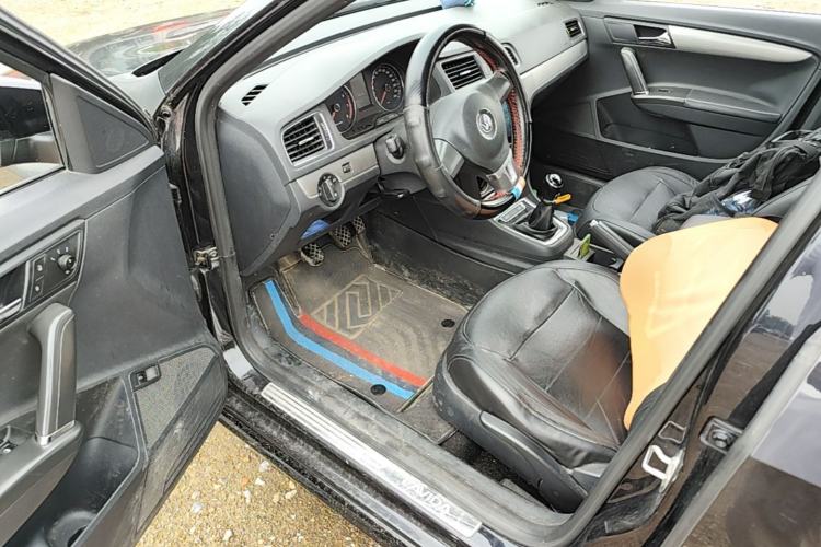 Used Volkswagen Lavida 2013 Restyled Classic 1.6L Manual Comfort Edition Driver Seat