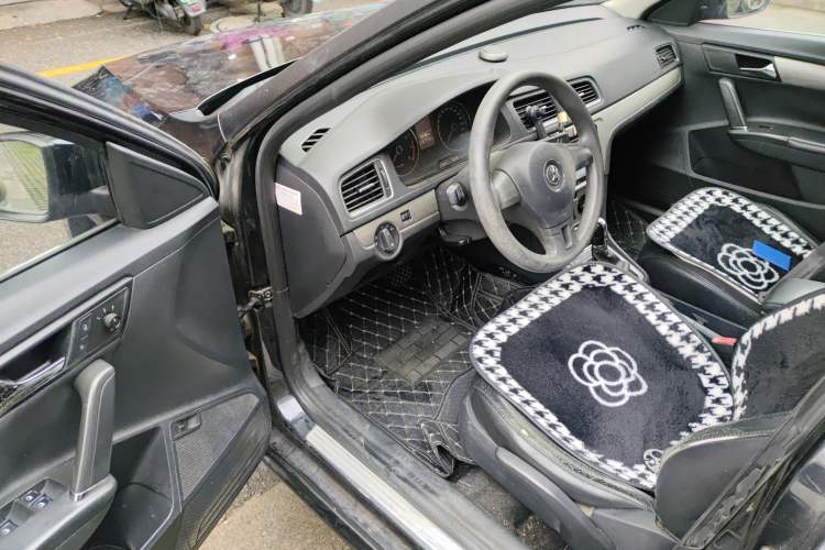 Used Volkswagen Lavida 2013 Restyled Classic 1.6L Automatic Comfort Edition Driver Seat