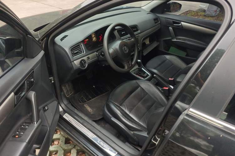 Used Volkswagen Lavida 2013 Restyled Classic 1.6L Automatic Comfort Edition Driver Seat
