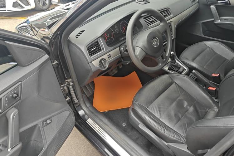 Used Volkswagen Lavida 2013 Restyled Classic 1.6L Automatic Comfort Edition Driver Seat
