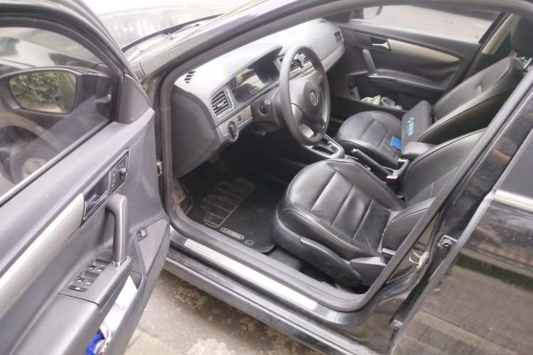 Used Volkswagen Lavida 2013 Restyled Classic 1.6L Automatic Comfort Edition Driver Seat