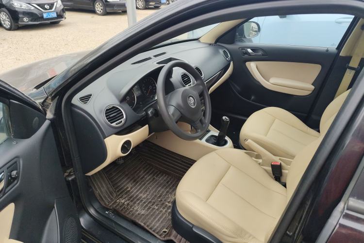Used Volkswagen Lavida 2013 Classic 1.6L Manual Fashion Edition Driver Seat