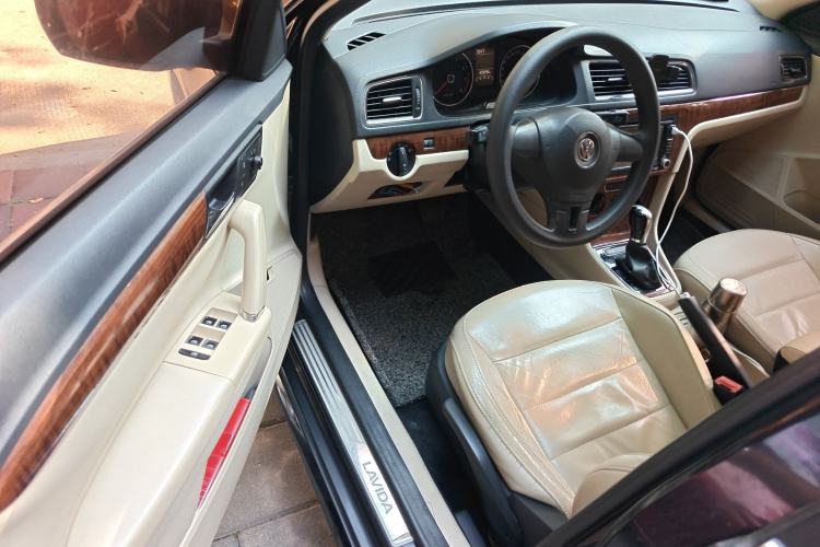 Used Volkswagen Lavida 2013 Restyled Classic 1.6L Automatic Comfort Edition Driver Seat