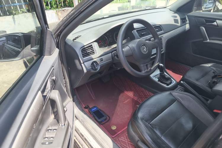 Used Volkswagen Lavida 2013 1.6L Automatic Comfort Edition Driver Seat