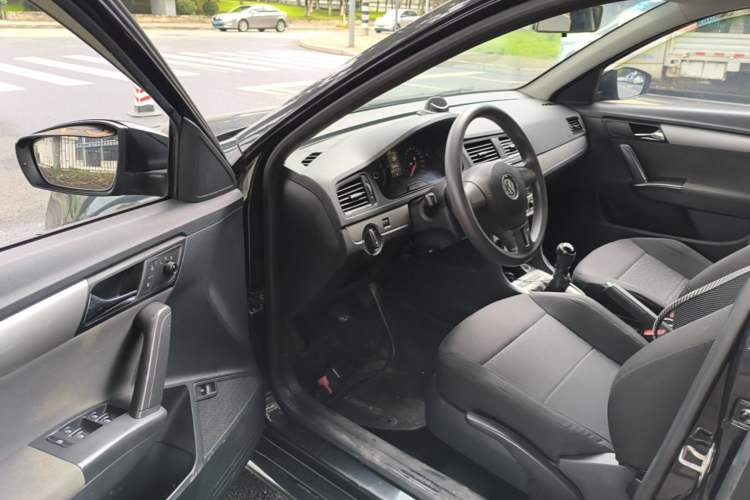 Used Volkswagen Lavida 2013 Revised Classic 1.6L Manual Fashion Edition Driver Seat
