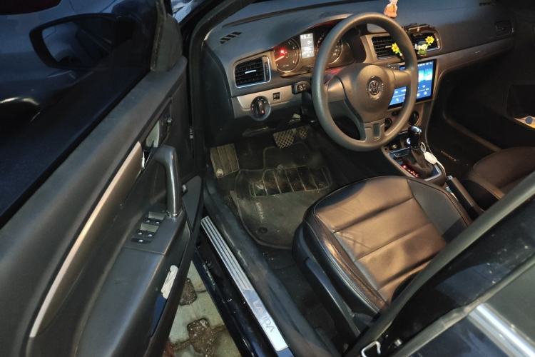 Used Volkswagen Lavida 2013 1.6L Automatic Comfort Edition Driver Seat