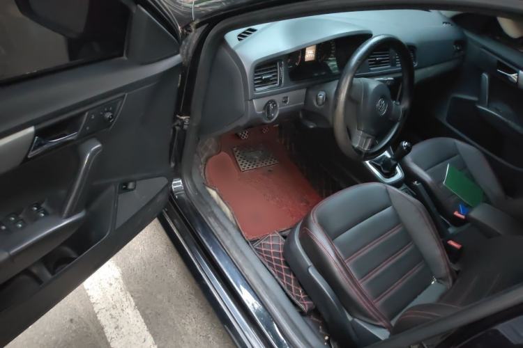 Used Volkswagen Lavida 2013 Revised Classic 1.6L Manual Fashion Edition Driver Seat